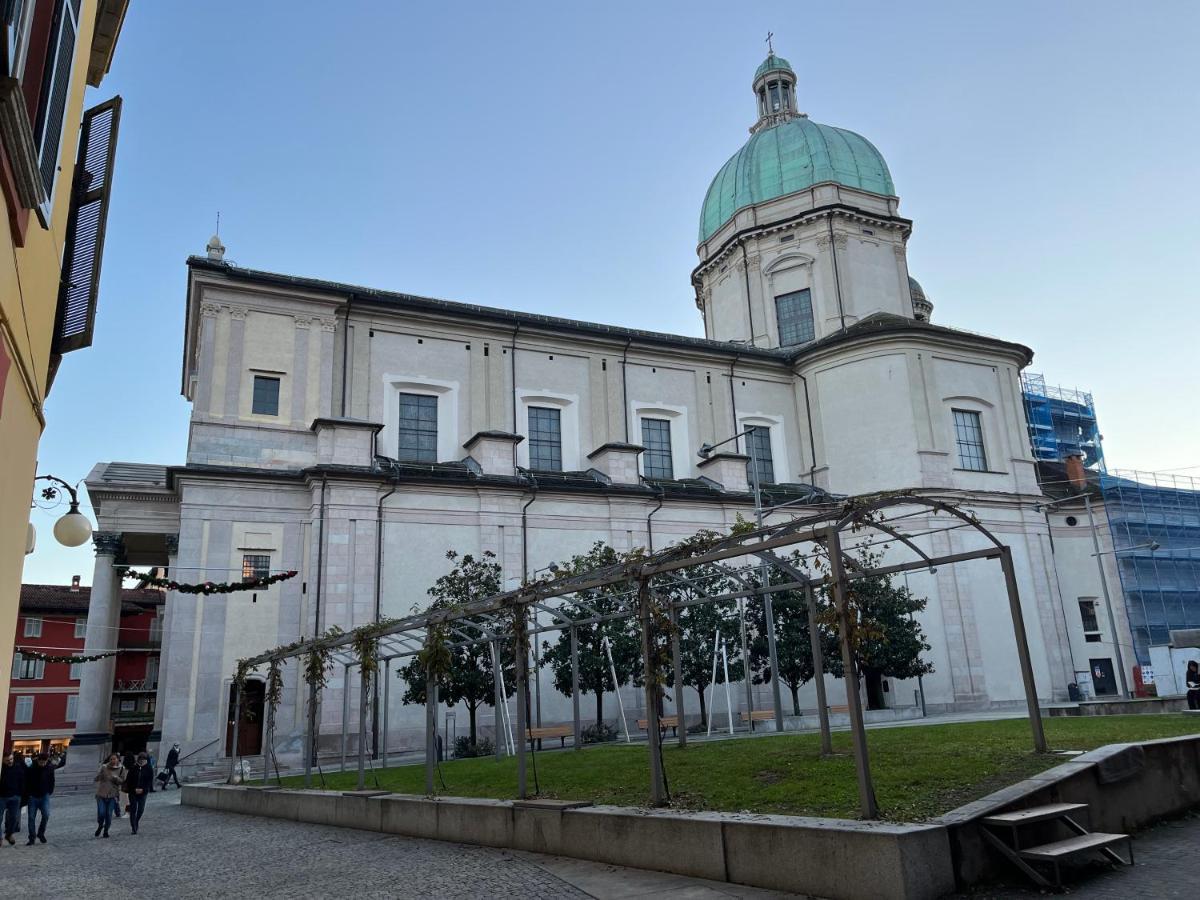 Apartmán Garibaldi 46 Verbania Exteriér fotografie